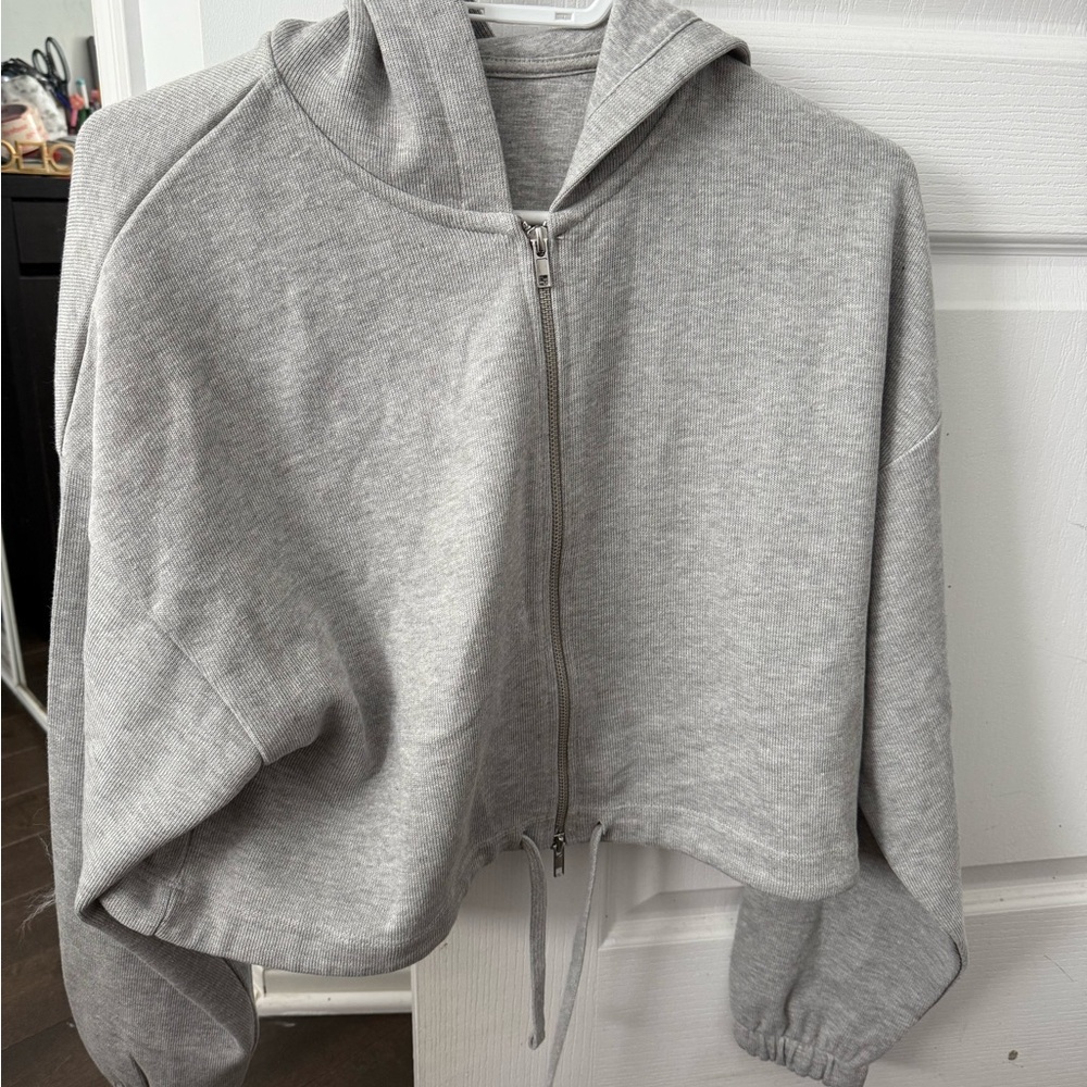 Bershka Light Gray Women's Zip-Up Cropped Hoodie